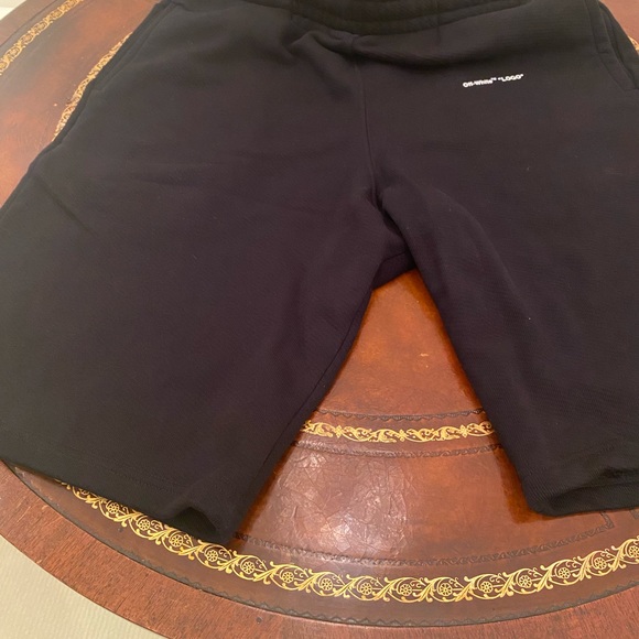 OFF-WHITE Black Shorts - Picture 5 of 13